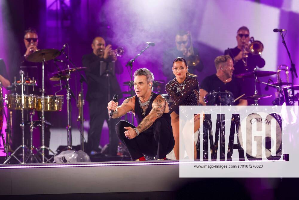 Munich, GER, Bavaria Sounds, Munich, ROBBIE WILLIAMS, pictured Robbie Williams, concert,