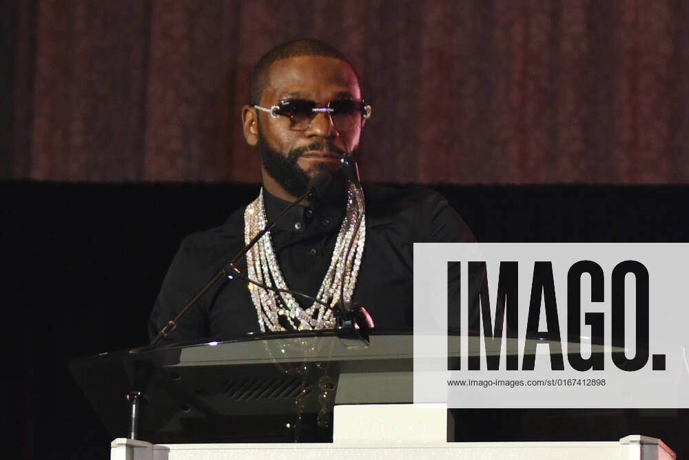 LAS VEGAS, NV - AUGUST 27: Floyd Mayweather speaking at the Induction Ceremony & Dinner for the 2022 Nevada Boxing Hall Of Fame at Resorts World Las Vegas in Las Vegas,Nevada, on August 27, 2022.