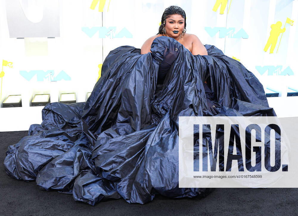 Bilder des Jahres 2022, Entertainment 08 August Entertainment Themen der Woche KW35 2022 MTV Video Music Awards - Arrivals Lizzo wearing a Jean Paul Gaultier Couture dress arrives at the 2022 MTV Video Music Awards held at the Prudential Center on August 28, 2022 in Newark, New Jersey, United States. Prudential Center, Newark, New Jersey New Jersey United States
