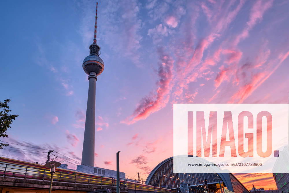 Berlin,television tower,television towers 3q5-g3b