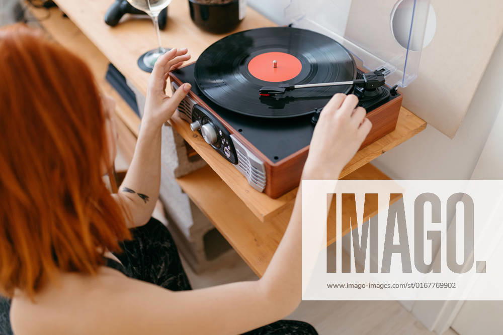 Retro,record,vinyl,turntable,old fashioned,retro style,records,vinyls,turntables 539-kgr ,model released, Symbolfoto