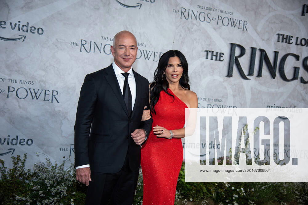 The Lord of the Rings: The Rings of Power World Premiere London, UK. Jeff Bezos and Lauren Sanchez at the The Lord of the Rings: The Rings of Power World Premiere in Leicester Square in London. 30th August 2022. LMK405-S300822LSAN-001