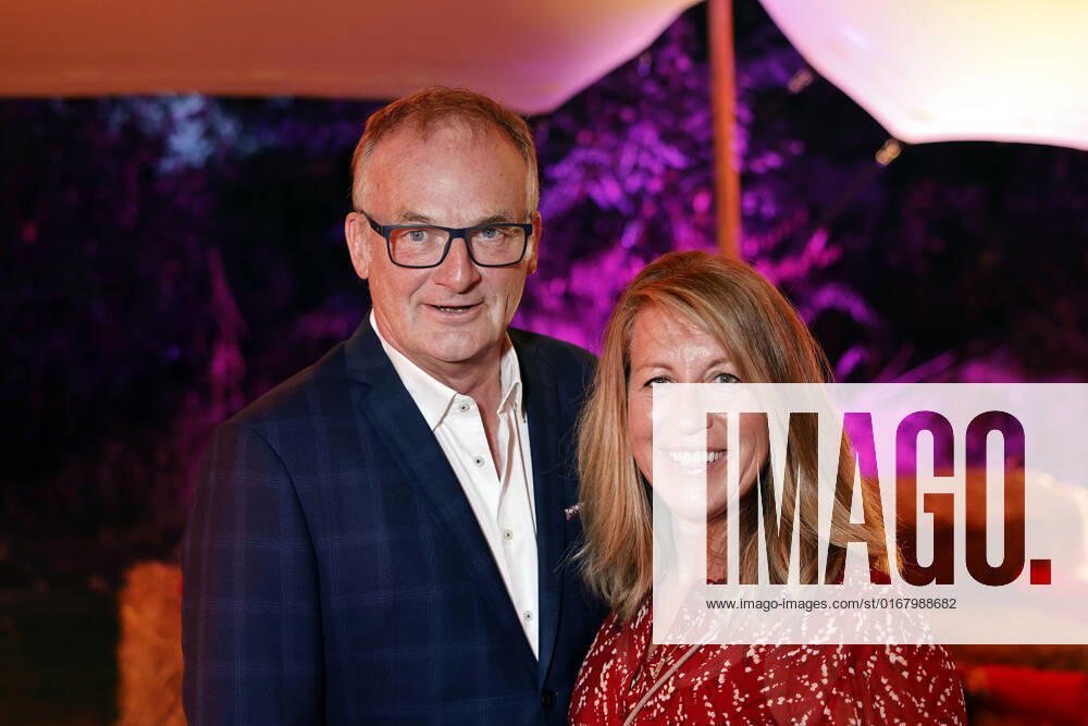 Moderator Frank Plasberg with wife and author Anne Gesthuysen at the Cologne Emmy Cocktail 2022 on the occasion of the 16 Cologne Jury Meeting of the International Emmy at Arff Castle Cologne, 31 08 2022 NRW Germany
