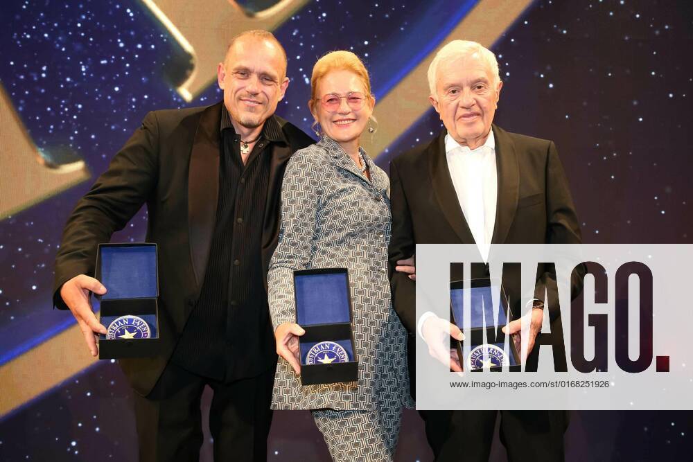 Palais Ferstel, AUSTRIAN HALL OF FAME 2022, A superlative event in the picture Gery Keszler, Dorli Muhr, Helmut Zwickl with d Award, AUSTRIAN HALL OF FAME 2022