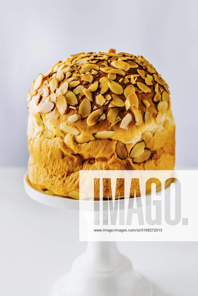 Vanilla Brioche with almond cake Vanilla Brioche with almond cake