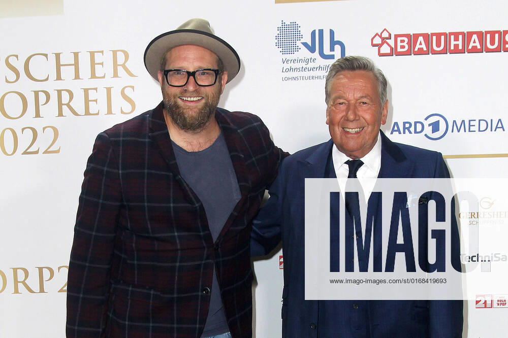 Gregor Meyle and Roland Kaiser at the award ceremony German Radio Award on 8 09 2022 in Hamburg German Radio Award 2022 award ceremony in Hamburg