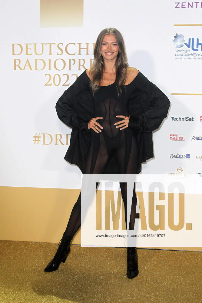 Leony at the award ceremony German Radio Award on 8 09 2022 in Hamburg German Radio Award 2022 award ceremony in Hamburg