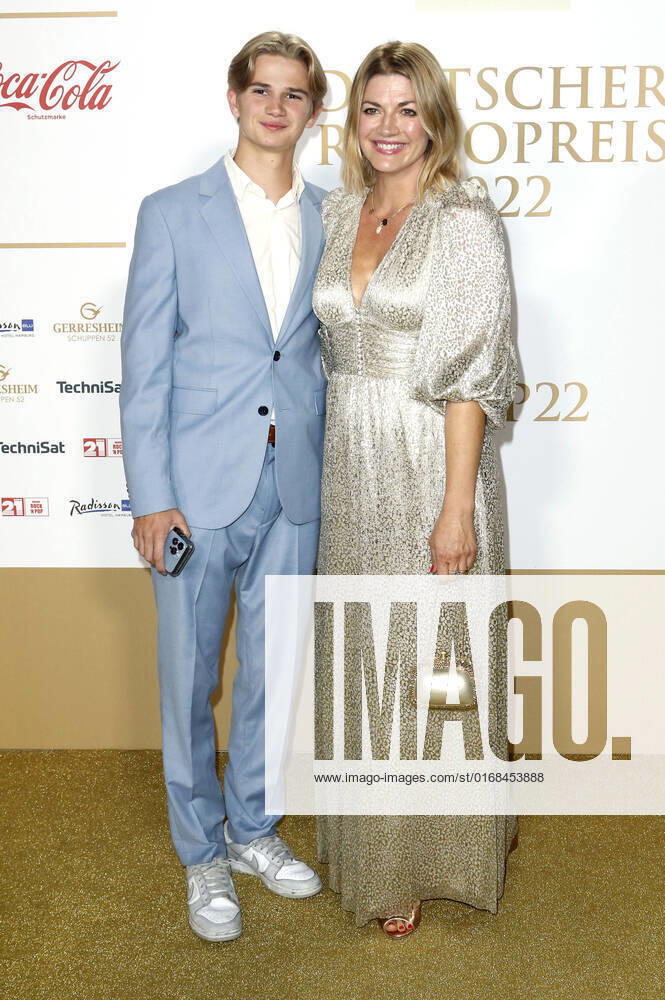 Nina Bott with her son Lennox König at the German Radio Award 2022 ceremony at Schuppen 52 Hamburg, 08 09 2022 Foto:xC.xTamckex xFuturexImage