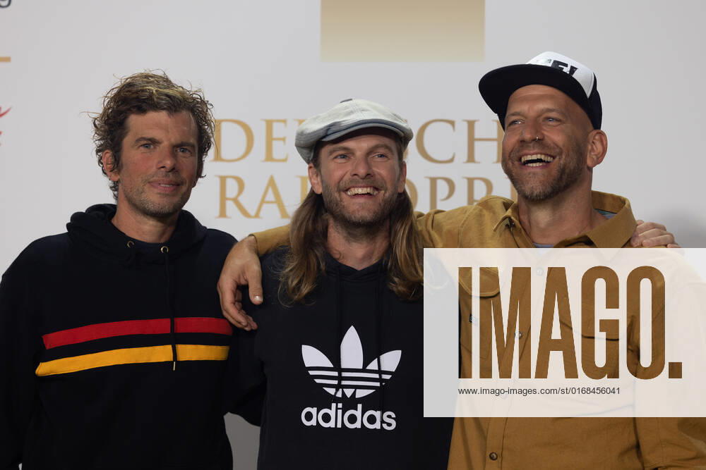 Sportfreunde STILLER at the award ceremony German Radio Award on 8 09 2022 in Hamburg Brunsb?ttel River Loft Hotel Schleswig Holstein Germany DJR56563