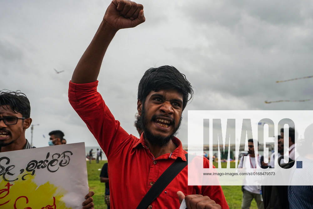 Protest In Colombo, Sri Lanka Anti-government protesters are chanting slogans at Galle Face. September 09, 2022 Colombo, Sri Lanka. This protest was held to demand the release of the activists who were imprisoned in the recent protests and to remember all those who died or were disabled during the recent protests. Apart from this, their main slogans were to demand not to increase the prices of goods. Colombo Sri Lanka