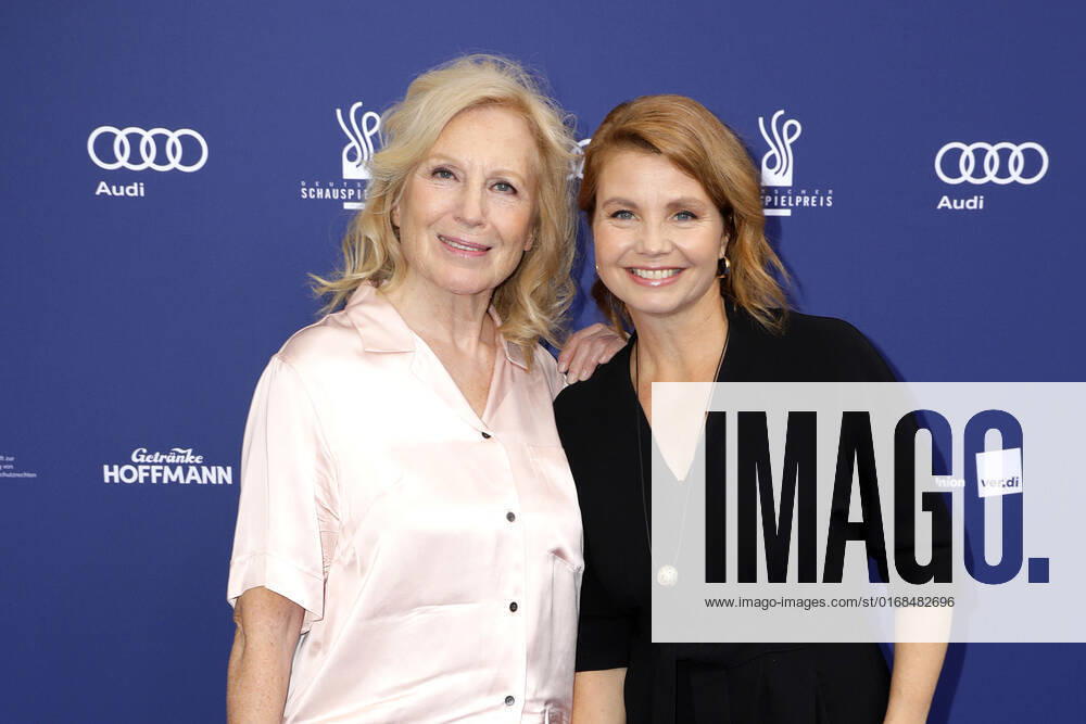 Maren Kroymann and Annette Frier at the German Acting Award ceremony on 9 09 2022 in Berlin German Acting Award 2022 ceremony in Berlin