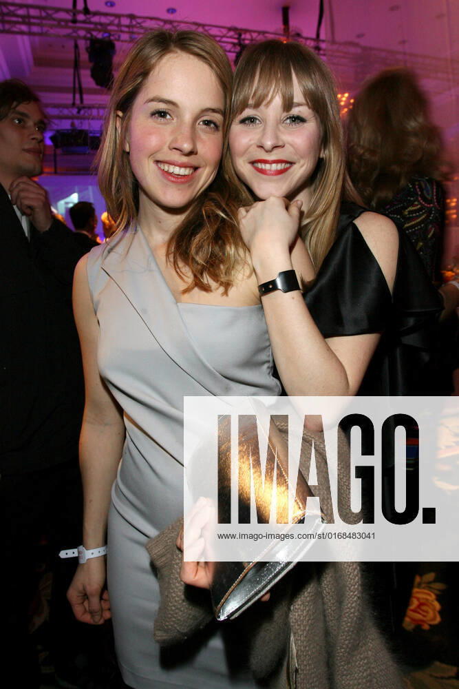 Paula Kalenberg und Jasmin Schwiers Medienboard Berlinale Party in der Ritz-Carlton Hotel in Berlin-Mitte am 11.02.2012 Berlin Deutschland Germany