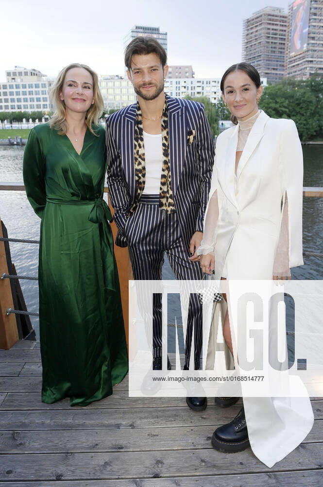 Denise Zich, Eugen Bauder and Mogli at the award ceremony of the German Acting Award 2022 at the restaurant Spindler Klatt Berlin, 09 09 2022 Foto:xF.xFuturexImage