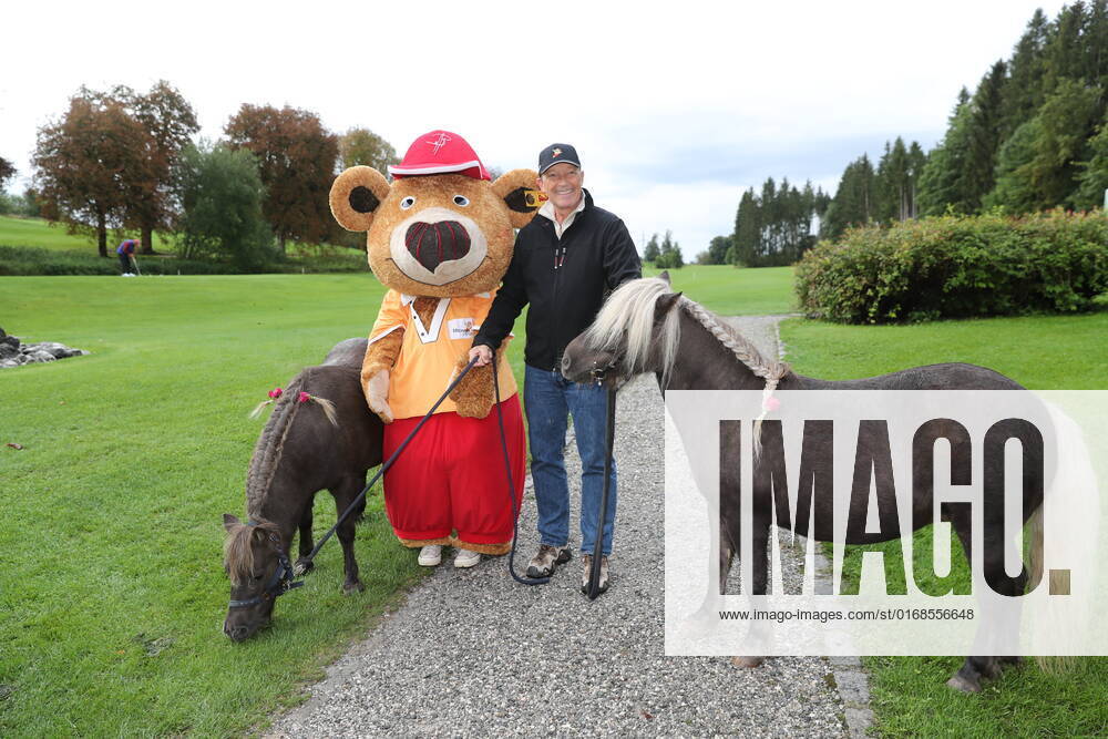 28 Tabaluga Golf Cup Michael Roll and Bolli Bär with 2 ponies, Tutzing Bavaria Germany Golf Course Tutzing