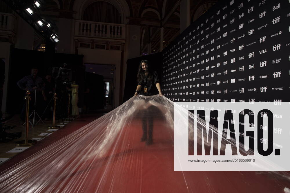 Toronto, ON, CAN: The wrap is pulled off the red carpet ahead of the Toronto International Film Festival s Tribute Award on Sunday September 11, 2022. Toronto CAN - ZUMAc35_ 20220911_zaf_c35_185