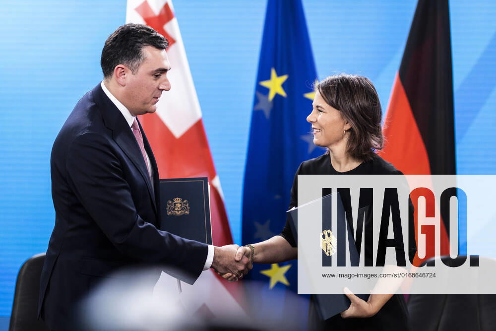 L R Annalena Baerbock Buendnis 90 Die Gruenen , German Foreign Minister, and Ilia Darchiashvili, Foreign Minister of Georgia, pictured after a signing ceremony in Berlin, 13 09 2022 Berlin Germany