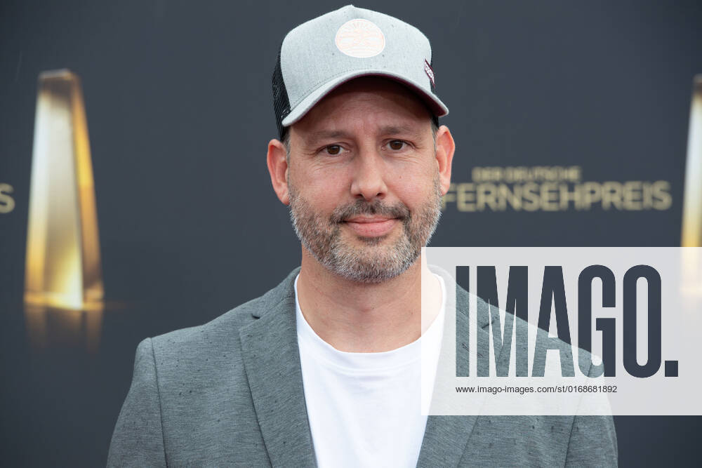 Pascal SCHMIT, camera, red carpet, red carpet show, arrival, arrival, German Television Award, The Night of the Creatives The German Television Award 2022, German Television Award 2022 in Cologne, on 13 09 2022