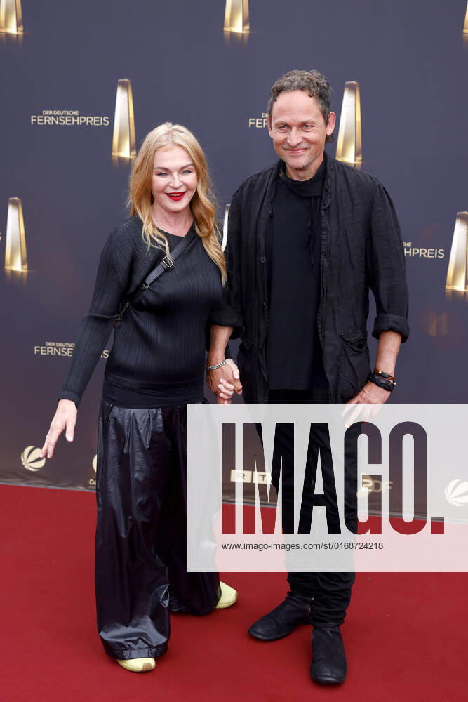 Musician Inga Humpe and musician Tommi Eckart from the band Zweiraumwohnung, winner of the Best Music Fiction category, at the German Television Award ceremony at Die Nacht der Kreativen Der Deutsche Fernsehpreis 2022 Cologne, 13 09 2022 NRW Germany