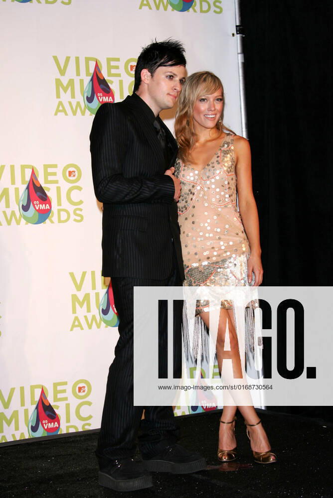 Joel Madden and Hilary Duff in the press room at the 2005 MTV Video Music Awards. American Airlines Arena, Miami, FL. 08-28-05. , 11162736.jpg, event, popular, person, fame, famous, entertainment, celebrity, talent, star, people,