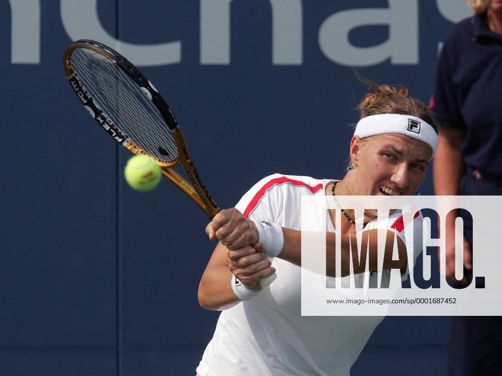 Svetlana Kuznetsova (Rußland) - beidhändige Rückhand Tennis Damen US Open 2005, Grand Slam, WTA Tour Einzelbild Flushing Meadow, Meadows New York Dynamik