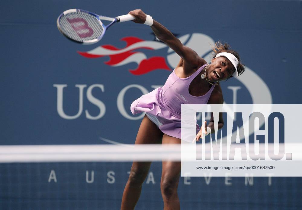 Venus Williams (USA) - Aufschlag Tennis Damen US Open 2005, Grand Slam, WTA Tour Einzelbild Flushing Meadow, Meadows New York Dynamik,
