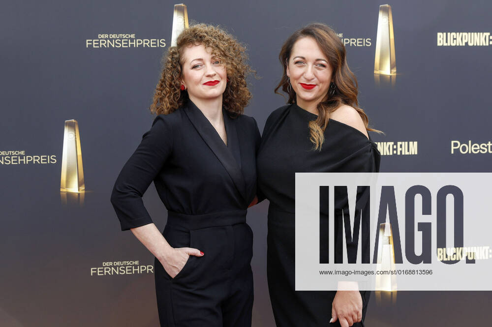 Janine Dauterich with sister at the German Television Award 2022 The Night of the Creatives at Studio Ehrenfeld Cologne, 13 09 2022 Foto:xR.xSchmiegeltx xFuturexImage