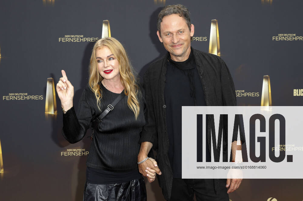Inga Humpe with partner Tommi Eckart of 2raumwohnung at the German Television Award 2022 The Night of the Creatives at Studio Ehrenfeld Cologne, 13 09 2022 Foto:xR.xSchmiegeltx xFuturexImage