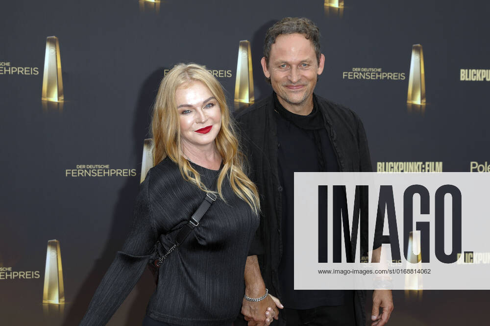 Inga Humpe with partner Tommi Eckart of 2raumwohnung at the German Television Award 2022 The Night of the Creatives at Studio Ehrenfeld Cologne, 13 09 2022 Foto:xR.xSchmiegeltx xFuturexImage