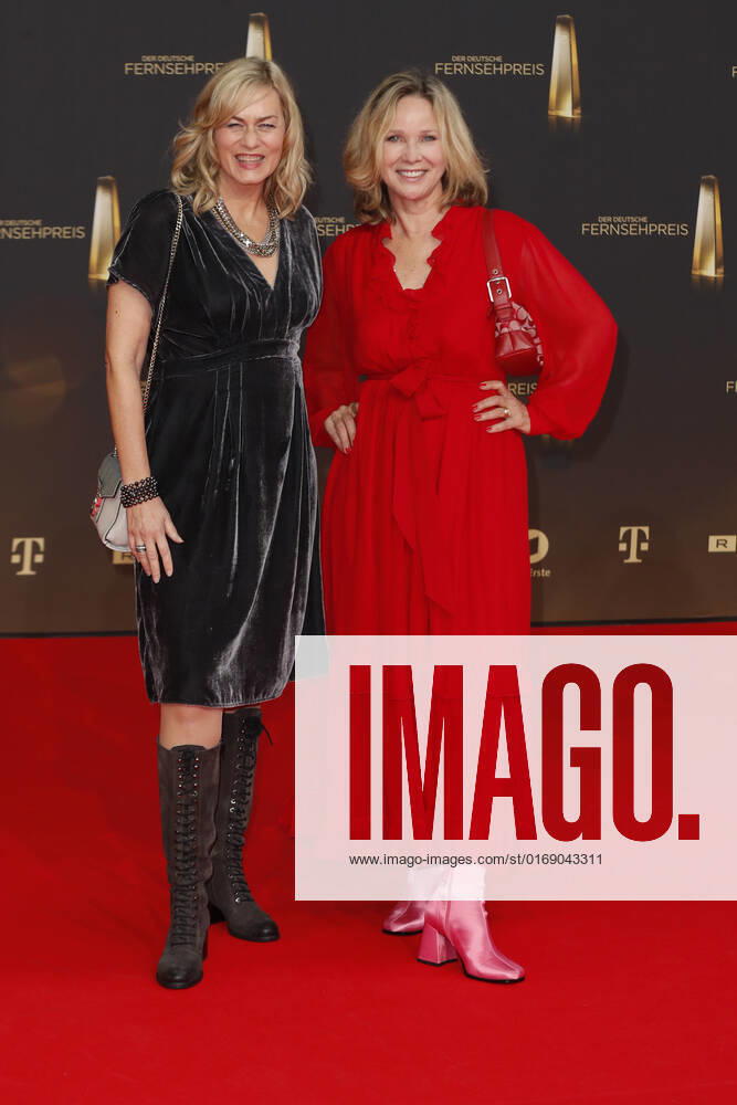 The German Television Award 2021 Gesine Cukrowski and Ann Kathrin Kramer on the red carpet at the award ceremony The German Television Award The TV Highlights of the Year on September 14 at MMC Studios Cologne