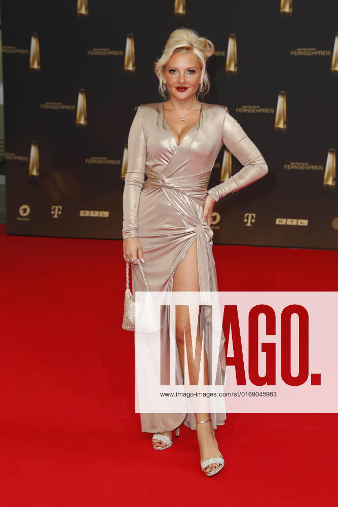 The German Television Award 2021 Evelyn Burdecki on the red carpet at the award ceremony The German Television Award The TV Highlights of the Year on September 14 at MMC Studios Cologne