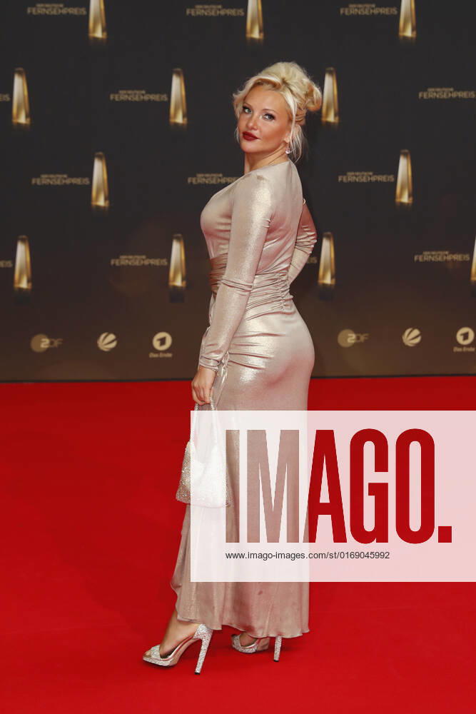 The German Television Award 2021 Evelyn Burdecki on the red carpet at the award ceremony The German Television Award The TV Highlights of the Year on September 14 at MMC Studios Cologne