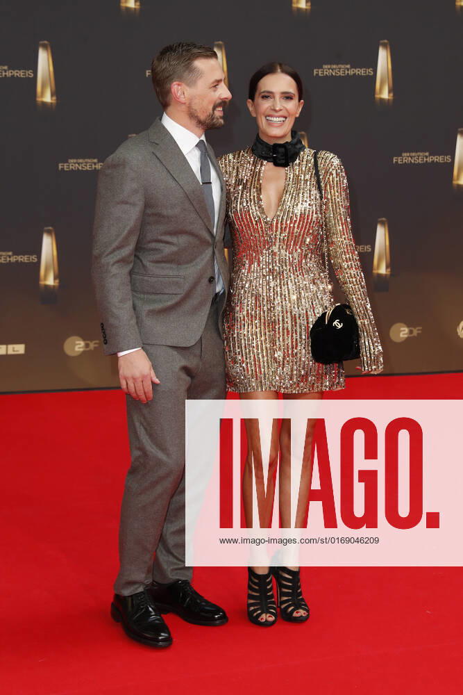 The German Television Award 2021 Klaas Heufer circulation with Doris Golpashin on the red carpet at the award ceremony The German Television Award The TV highlights of the year on September 14 in the MMC Studios Cologne