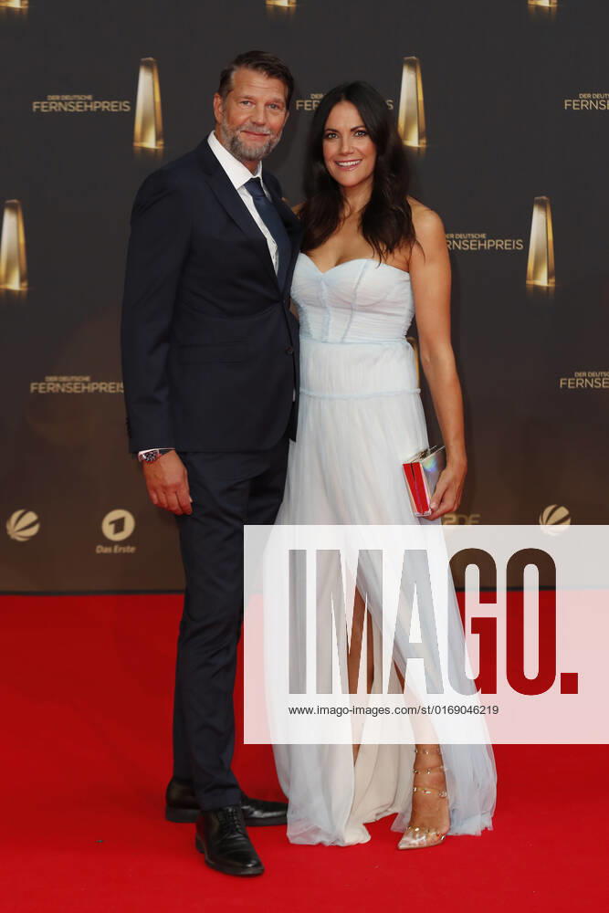 The German Television Award 2021 Bettina Zimmermann with boyfriend Kai Wiesinger on the red carpet at the award ceremony The German Television Award The TV highlights of the year on September 14 at MMC Studios Cologne
