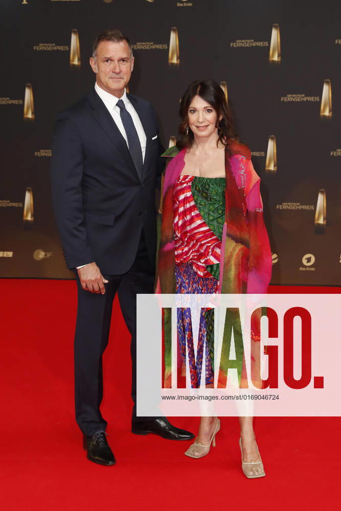 The German Television Award 2021 Iris Berben with boyfriend Heiko Kiesow on the red carpet at the award ceremony The German Television Award The TV highlights of the year on September 14 at MMC Studios Cologne