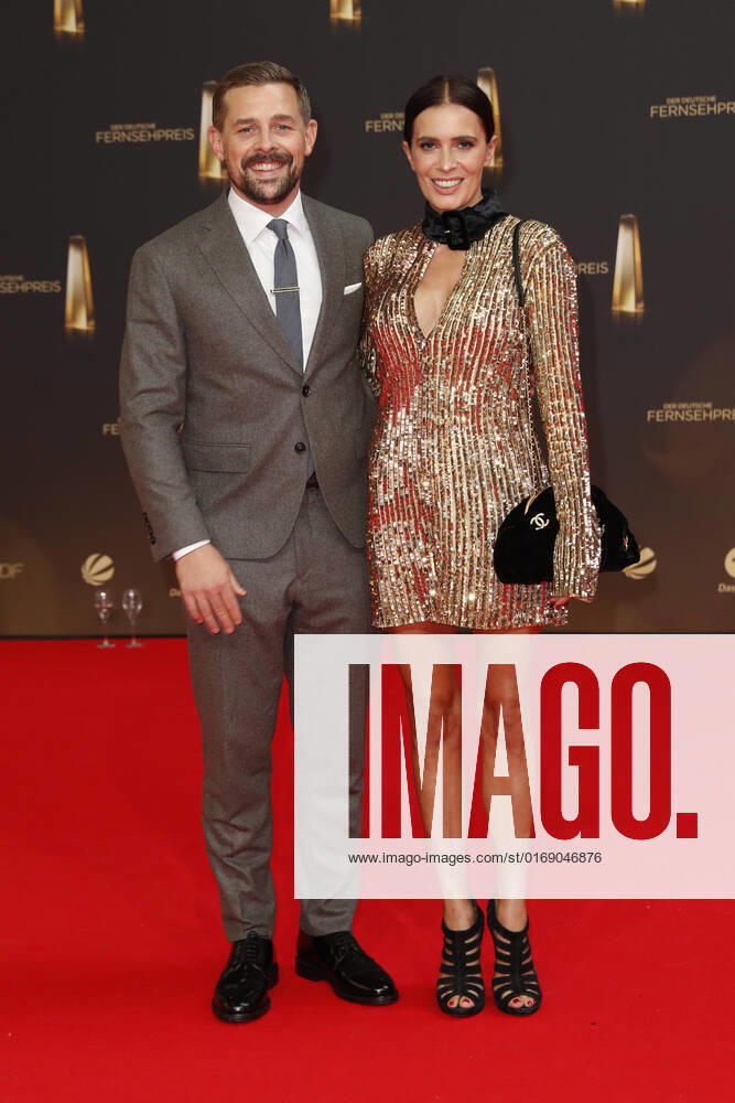The German Television Award 2021 Klaas Heufer circulation with Doris Golpashin on the red carpet at the award ceremony The German Television Award The TV highlights of the year on September 14 in the MMC Studios Cologne