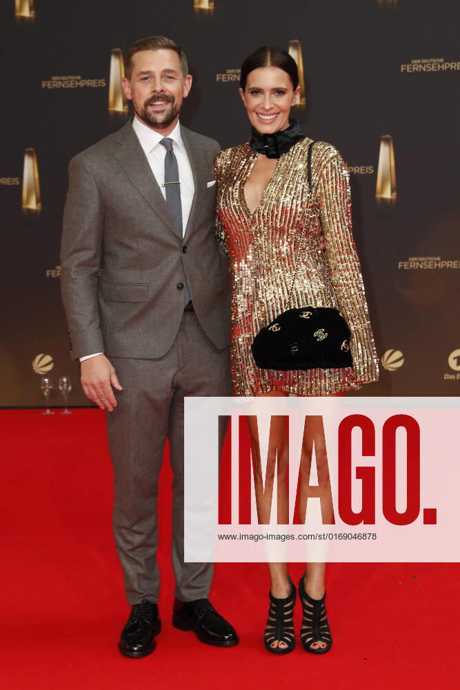 The German Television Award 2021 Klaas Heufer circulation with Doris Golpashin on the red carpet at the award ceremony The German Television Award The TV highlights of the year on September 14 in the MMC Studios Cologne