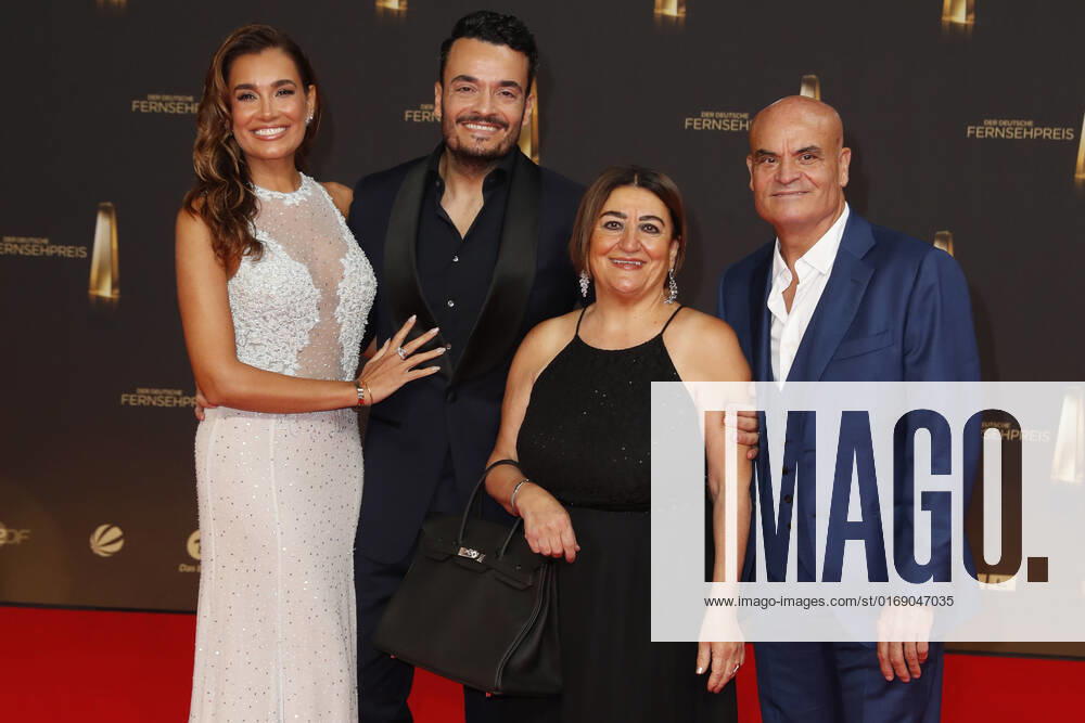 The German Television Award 2021 Jana Ina Zarrella, Giovanni Zarrella, Bruno Zarrella with wife Clementine Zarrella on the red carpet at the award ceremony The German Television Award The TV highlights of the year on September 14 in the MMC Studios Cologne