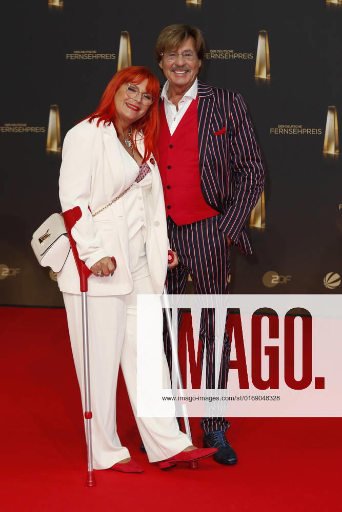 The German Television Award 2021 Jörg Draeger and wife on the red carpet at the award ceremony The German Television Award The TV highlights of the year on September 14 at MMC Studios Cologne