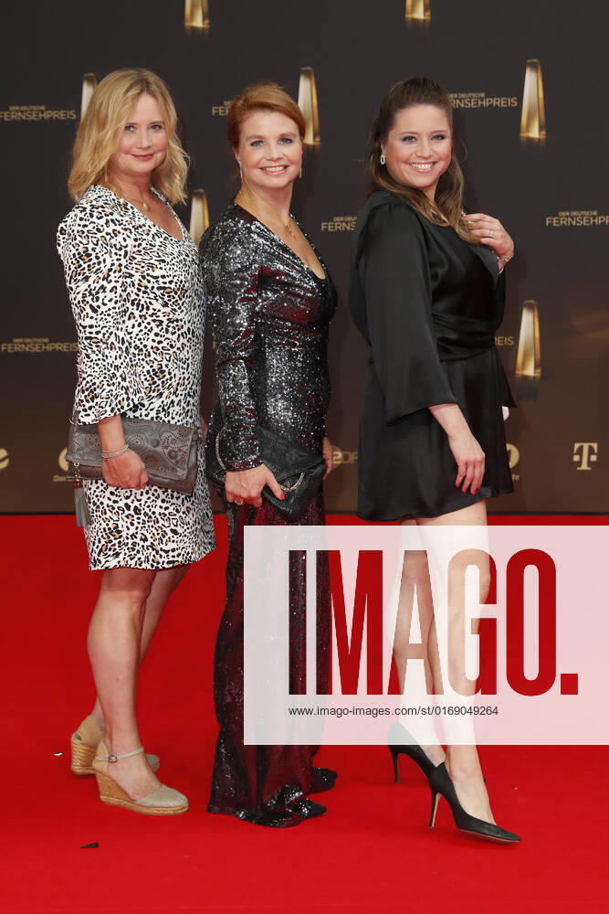 The German Television Award 2021 Annette Frier, Sabine Frier, Caroline Maria Frier on the red carpet at the award ceremony The German Television Award The TV Highlights of the Year on September 14 at MMC Studios Cologne