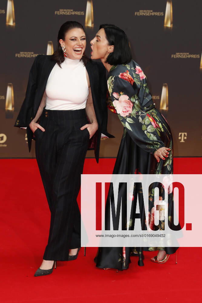 The German Television Award 2021 Tahnee Schaffarczyk Stand Up Comedian and Mimi Fiedler on the red carpet at the award ceremony The German Television Award The TV highlights of the year on September 14 in the MMC Studios Cologne