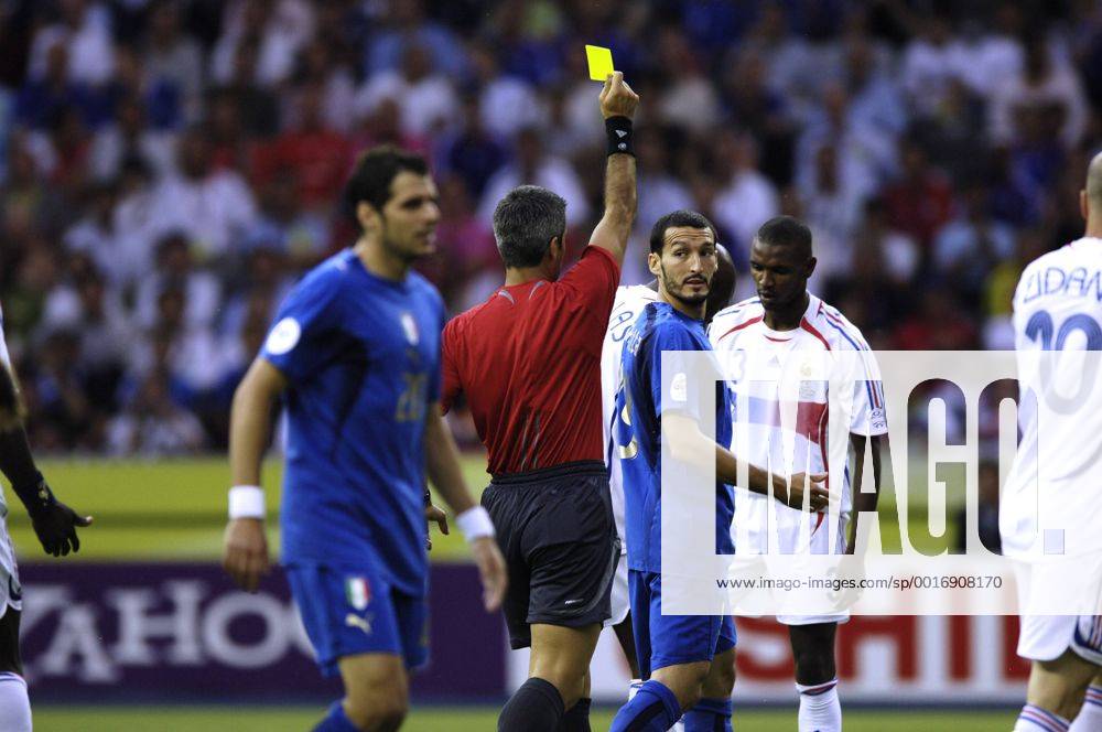 ELIZONDO Horacio Schiedsrichter ARG und ZAMBROTTA Gianluca FIFA_Fussball Weltmeisterschaften 2006 in Deutschland Fussball Finale Italien-Frankreich im Berliner Olympiastadion