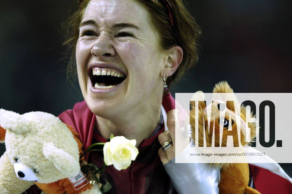 HUGHES Clara Olympiasiegerin ueber 5000m Olympische Winterspiele 2006 in Turin Frauen 5000m Eisschnelllaufen Jubel