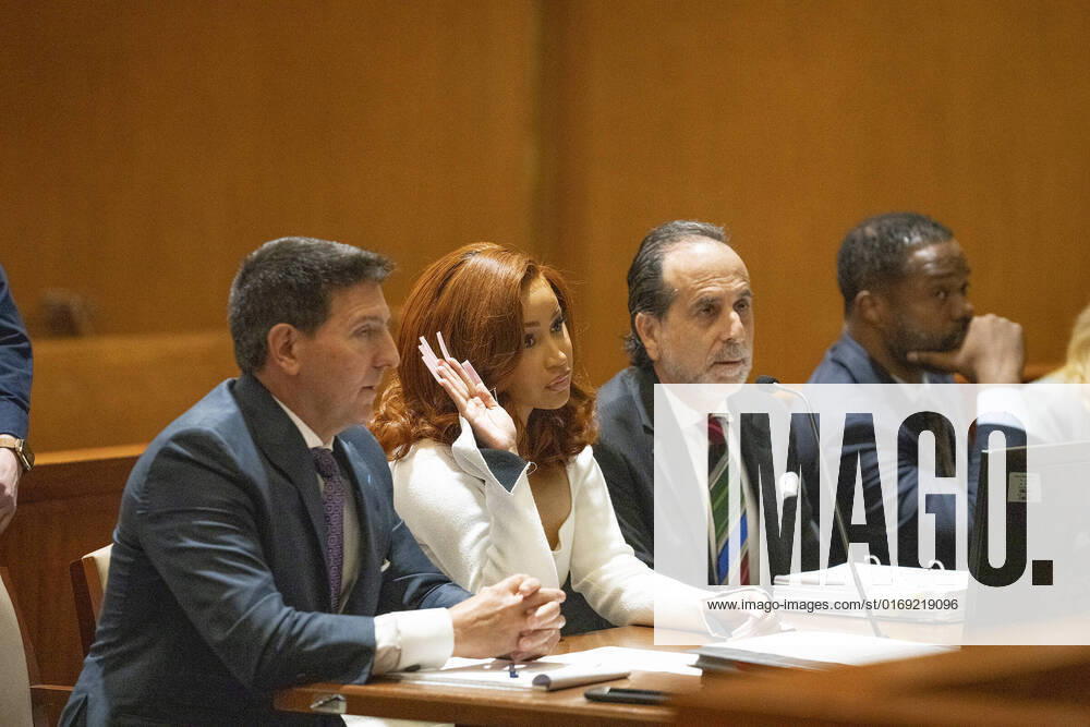 KEW GARDENS, NEW YORK, NY - SEPTEMBER 15: The 29-year-old hip-hop star, whose real name is Belcalis Marlenis Alm¡nzar, avoided jail time by pleading guilty to assault in the third degree and reckless endangerment in the third degree in the assault on two female bartenders at the Angels Gentlemens Club and Restaurant, located at 32-17 College Point Blvd. Cardi B allegedly became enraged, believing that her husband Offset had slept with one of the bartenders on September 15, 2022 in Kew Gardens, New York....People: Cardi B Kew GArdens United States Of America - ZUMAs214 20220915_zba_s214_002