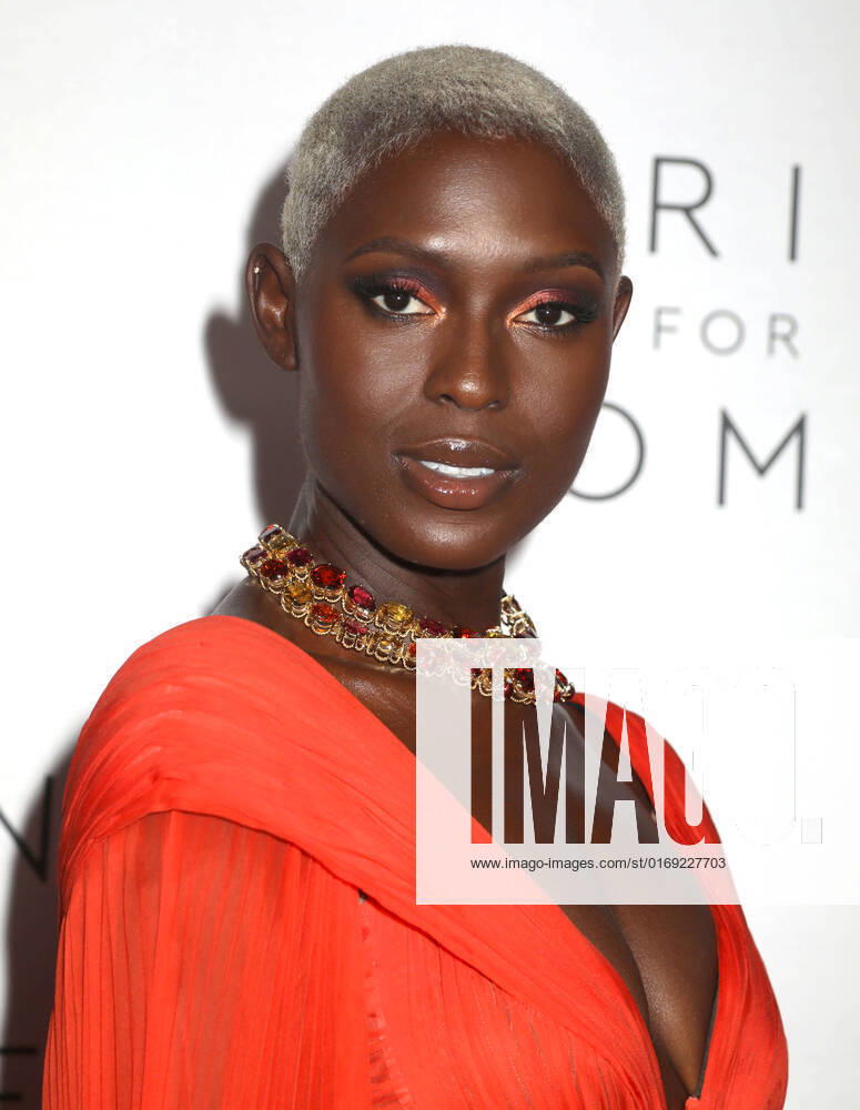 Actress JODIE TURNER-SMITH attends the Kering Foundations Caring for Women Dinner held at The Pool on Park Avenue. New York City USA - ZUMAk03_ 20220915_zaf_k03_062