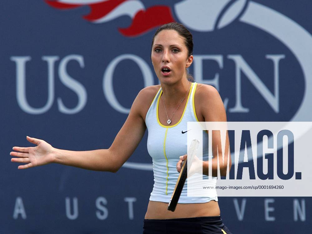 Anastasia Myskina (Rußland) ratlos Tennis Damen US Open 2005, Grand Slam, WTA Tour, Einzelbild Flushing Meadow, Meadows New York Enttäuschung