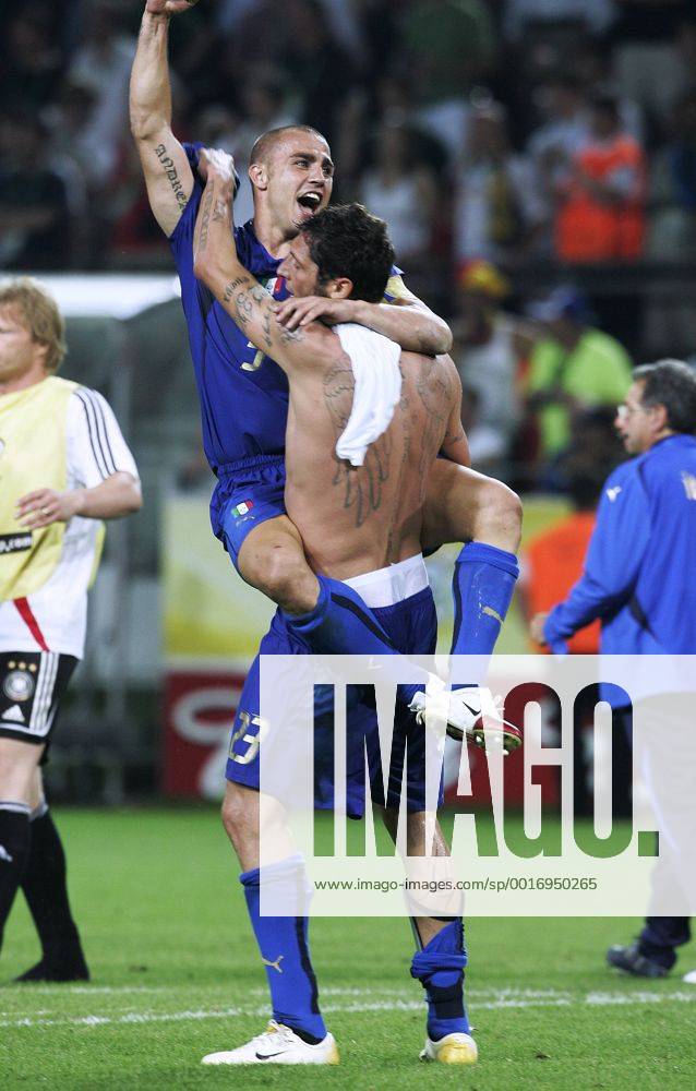 CANNAVARO Fabio und MATERAZZI Marco Team_Italien Halbfinale Deutschland-Italien FIFA_Fussball Weltmeisterschaften 2006 in Deutschland Fussball Spiel NR_61 Deutschland_Italien in Dortmund