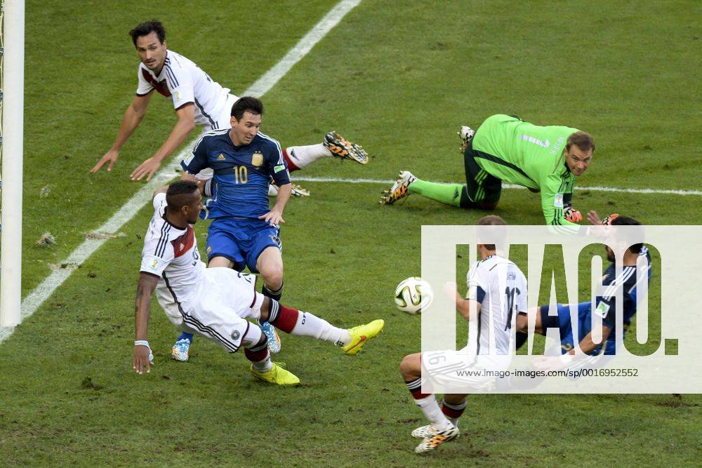 COPA2014 RIO DE JANEIRO, RJ - 13 07 2014: X GERMANY ARGENTINA - Jerome Boateng of Germany, Lionel Messi during the match between Germany v Argentina, valid for the final of the World Cup, held at Maracana Stadium. ( x(11)Pupox xFotoarenax (25552)