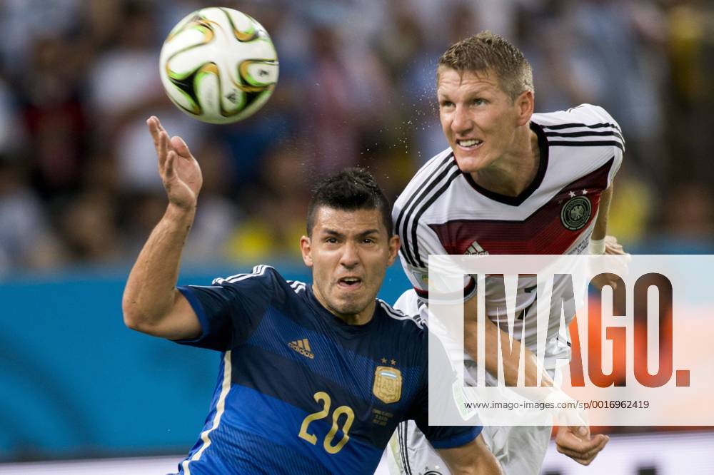 Sergio Aguero (ARG), Bastian Schweinsteiger (GER), JULY 13, 2014 - Football Soccer : FIFA World Cup Brazil 2014 Final match between Germany 1-0 Argentina at the Maracana stadium in Rio de Janeiro, Brazil. Noxthirdxpartyxsales ( ptmb061800)
