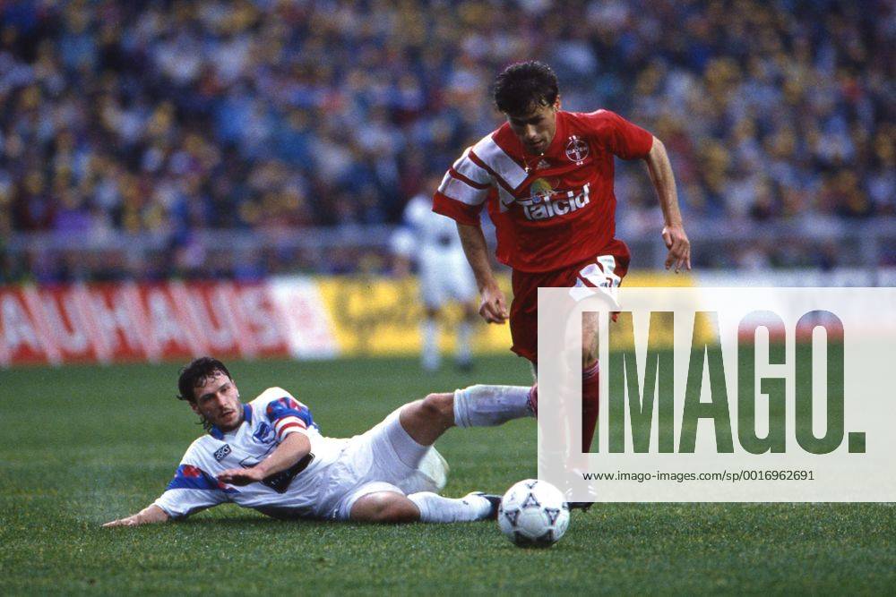 Karsten NIED, links, Hertha BSC, im Zweikampf gegen Pavel HAPAL, Leverkusen, Aktion, Fussball DFB Pokal Finale Bayer Leverkusen - Hertha BSC II Amateure 1:0, am 12.06.1993.