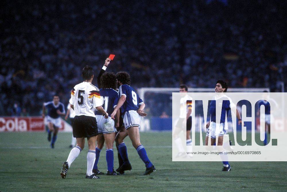 DEZOTTI Gustavo FINALSPIEL Team_ARG bekommt die rote Karte FIFA Fussball Weltmeisterschaften 1990 in Italien Finalspiel Stadio Olimpico FINALE Deutschland_Argentinien 1_0 in Rom Fussball Verwarnung rote Karte